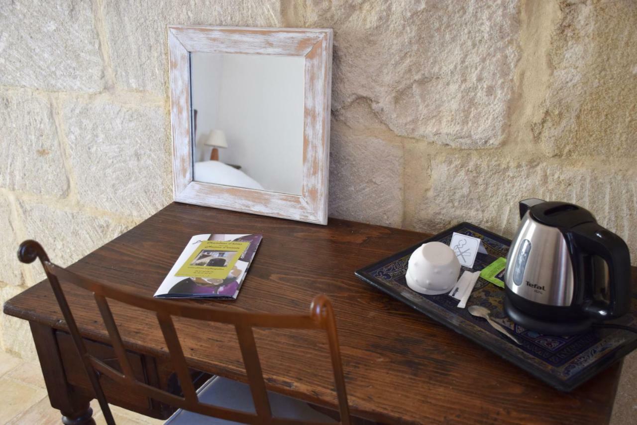 Chambres D'Hotes Dans Maison D'Artiste Galargues Экстерьер фото